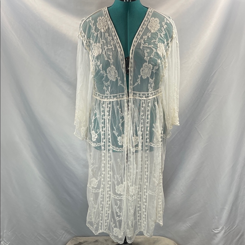 LC Lauren Conrad White Floral Lace Kimono